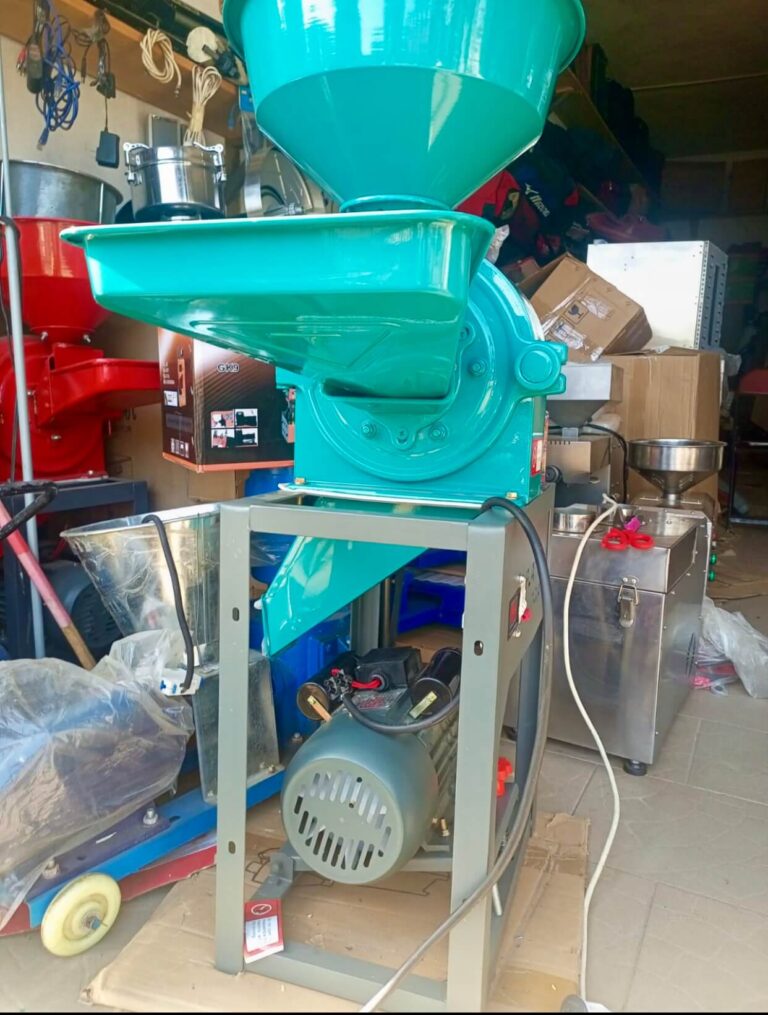 A milling machine in the Mumita processing unit