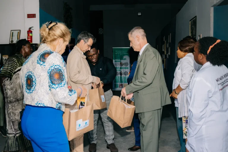 The French Embassy consular delegation receives gift bags of Mumita products